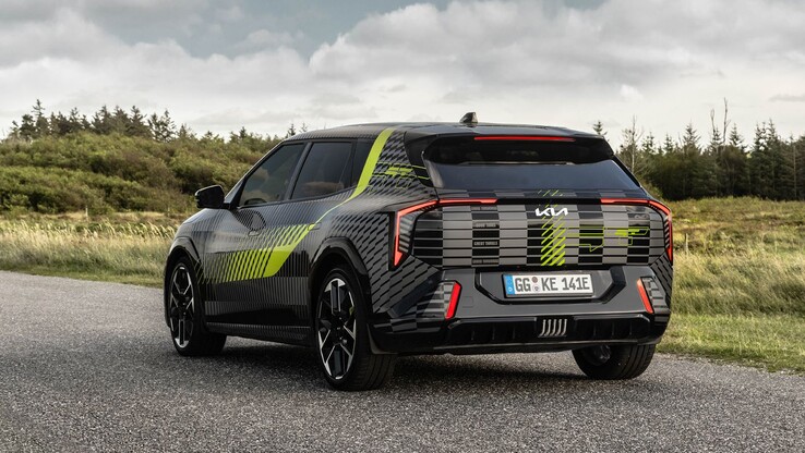 Kia EV4 GT z nową folią GT Wrap. (Źródło zdjęcia: Kia)