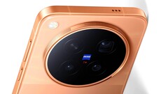 Model Vivo X500 Pro Max pojawia się po raz pierwszy na oficjalnych zdjęciach prasowych, a twórca udostępnia imponujące nagranie wideo wykonane za pomocą aparatu Zeiss.