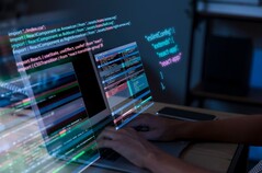 Deweloper porusza się po złożonych przepływach pracy kodu źródłowego, w których błędne konfiguracje uprawnień i automatyzacja mogą wprowadzać ciche zagrożenia, takie jak luka GerriScary ujawniona w projektach Google opartych na Gerrit (źródło obrazu: Freepik)