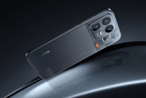 Realme Neo8 w opcji kolorystycznej Mecha Grey (źródło zdjęcia: Realme)