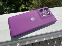 Motorola oficjalnie pobiera 600 euro za Edge 60 Pro, ale teraz jest on dostępny za znacznie mniej. (Źródło zdjęcia: Notebookcheck)