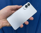 Samsung Galaxy S25 Edge jest dostępny w kolorach Titanium Silver (na zdjęciu), Titanium Icyblue i Titanium Jetblack. (Źródło zdjęcia: Notebookcheck)