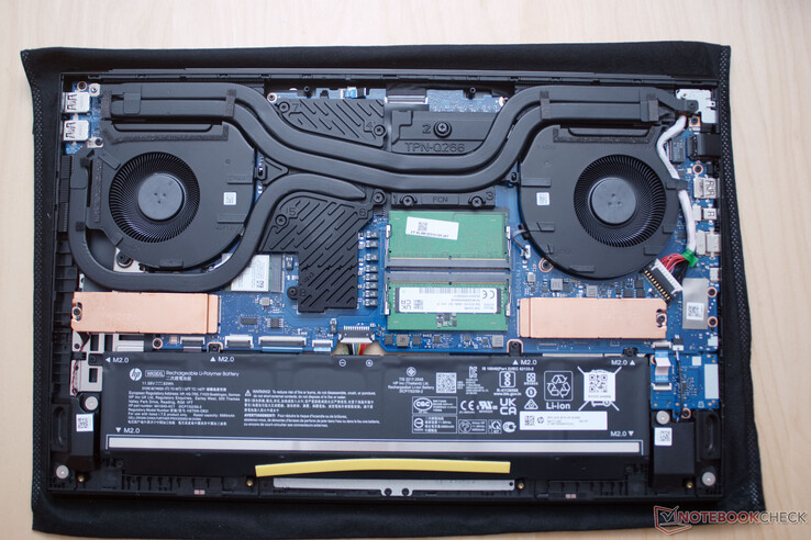 HP Omen 17 otwarty