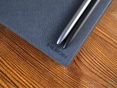 Zarówno Huion Ink, jak i Note E są wyposażone w rysiki, choć są to różne modele.