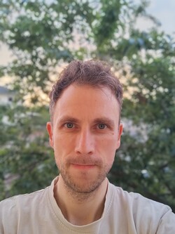 Selfie z Note 17 Pro