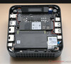Asus ExpertCenter PN54 z otwartym spodem