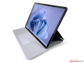 Microsoft Surface Laptop Studio w trybie prezentacji. (Źródło: Notebookcheck)