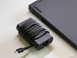 Kompaktowy zasilacz 65 W
