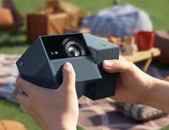 TCL PlayCube ma kompaktową obudowę w kształcie sześcianu. (Źródło obrazu: TCL)