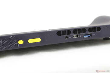 Góra: przycisk zasilania, przyciski głośności, zestaw słuchawkowy 3,5 mm, USB-C 4, USB-A 3.0