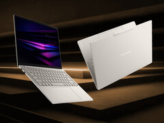 Yoga Slim 7i Aura Edition (14IPH11) jest teraz dostępna z dwoma tańszymi opcjami procesorów Intel Panther Lake.