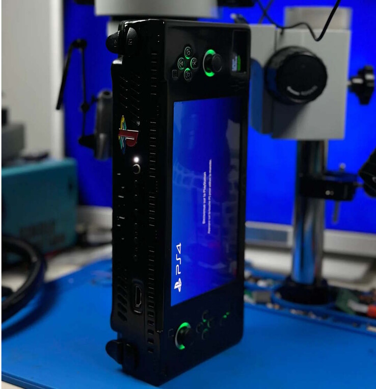 Konsola PS4 jest dość nieporęczna (źródło obrazu: wewillmakeitnow)