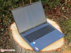 Acer TravelMate P4 TMP416-51-55KN. Recenzowany egzemplarz został dostarczony przez firmę Acer Germany.