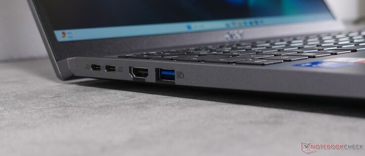 2 x USB-C z DP i PD; HDMI; USB-A 3.2 Gen 1
