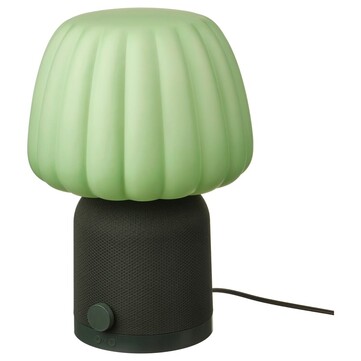 Lampa z głośnikiem Bluetooth Kulglass w kolorze zielonym. (Źródło zdjęcia: IKEA)