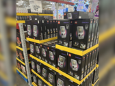 Palety zestawów Lego Nintendo Game Boy Box na wystawie w Sam's Club (źródło zdjęcia: r/lego)