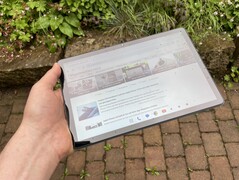 Użytkowanie na zewnątrz (pełna jasność wyświetlacza)