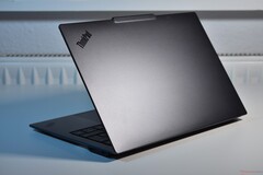 Wygląd Yogi, jakość ThinkPada, zestaw funkcji ThinkBooka: ThinkPad X9-14 od Lenovo zaciera granicę (na zdjęciu: Lenovo ThinkPad X9-14 G1 Aura Edition, źródło zdjęcia: Benjamin Herzig)