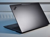 Wygląd Yogi, jakość ThinkPada, zestaw funkcji ThinkBooka: ThinkPad X9-14 od Lenovo zaciera granicę (na zdjęciu: Lenovo ThinkPad X9-14 G1 Aura Edition, źródło zdjęcia: Benjamin Herzig)