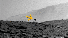 Tajemniczy „statyw bojowy” lądownika Curiosity na Marsie. Ten dziwaczny obiekt pojawił się tylko w jednym kadrze.