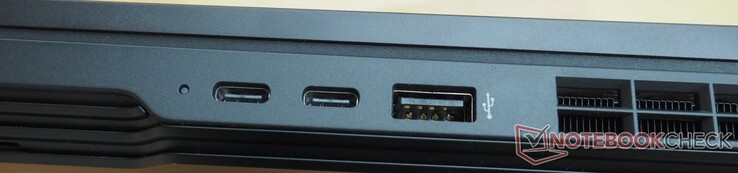 Po prawej: 2x USB-C 3.2 Gen 2 (w tym DisplayPort), USB-A 3.2 Gen 2
