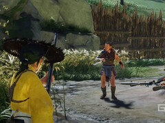 Atsu z Ghost of Yotei z bronią w obozie wroga. (Źródło obrazu: PlayStation na YouTube, zrzut ekranu)