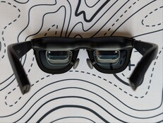 Okulary AR Xreal One Pro leżące płasko