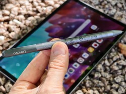 Lenovo Tab Pen wykorzystuje małe baterie AAAA