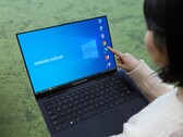Koncepcja laptopa Samsung Display jest prawdopodobnie wyposażona w ten sam 16-calowy wyświetlacz AMOLED, który będzie dostępny w modelach Galaxy Book3 Pro i Galaxy Book3 Ultra. (Źródło obrazu: Samsung Display) 