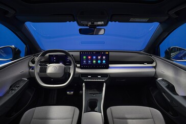 Wnętrze VW ID Polo jest pełne fizycznych przycisków i pokręteł.