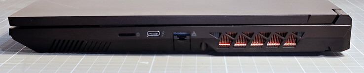 czytnik kart microSD, Thunderbolt 4/USB4.0 Gen 3x1 z DisplayPort, RJ45 Gigabit LAN