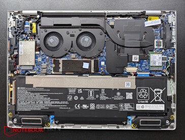 EliteBook X: 2 wentylatory są zbyt blisko siebie. SoC znajduje się po jednej stronie.