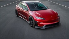 Tesla Model 3 Performance z nieoryginalnym zestawem Aero. (Źródło zdjęcia: Unplugged Performance/X)