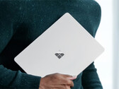 Nowy 13-calowy Surface Laptop Microsoftu jest wyposażony w platformę Intel Panther Lake.