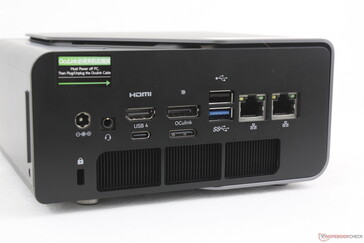 Tył: Zasilacz sieciowy, blokada Kensington, zestaw słuchawkowy 3,5 mm, HDMI 2.1, DisplayPort 1.4, USB-C z DisplayPort + Power Delivery, OcuLink, USB-A 2.0, USB-C 3.2 Gen. 2, 2x RJ-45 (2,5 Gb/s)