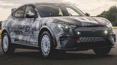 Ford Mustang Mach-e słynie z tego, że w ciągu ostatnich kilku lat borykał się z ogromnymi problemami z popytem. (Źródło zdjęcia: Ford)