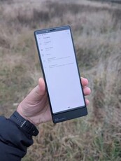 Prototyp smartfona Sony Xperia 5G. (Źródło zdjęcia: OLX)