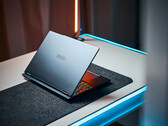 Najnowsze laptopy gamingowe XMG Fusion i Core 15 charakteryzują się cienką, aluminiową obudową i stonowanym wyglądem. (Źródło zdjęcia: XMG)