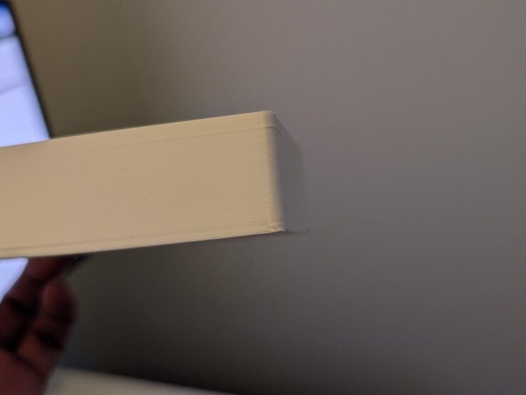 Wypaczenie podstawy, która znajdowała się na płycie montażowej.