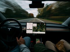 Przednia szyba Tesli (źródło zdjęcia: My Auto Glass)