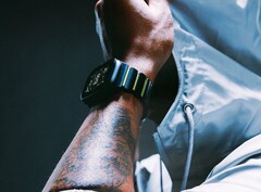 Najnowszy pasek Nomad Apple Watch Ultra łączy tytan z FKM. (Źródło zdjęcia: Nomad)