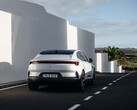 Ujęcie z tyłu modelu Polestar 4 Coupe