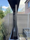 Telewizor ma niecałe 9 cm grubości.