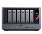 IDX6011 Pro to nowy, potężny NAS z funkcjami sztucznej inteligencji i wbudowanym wyświetlaczem (źródło obrazu: Ugreen)