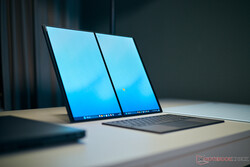 Gdy używamy go w ten sposób (tryb pulpitu, jak go nazywamy), nowa maszyna jest zauważalnie bardziej stabilna.