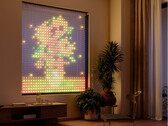 Govee Curtain Lights Pro wyświetlane na oknie (źródło obrazu: Govee PR)