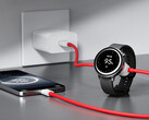 Kabel 2 w 1 SuperVOOC może zaoferować do 67 W mocy dla telefonu i 10 W dla smartwatcha. Na zdjęciu: kabel podłączony do urządzeń. (Źródło zdjęcia: OnePlus)