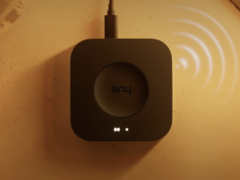 Philips Hue Bridge i Hue Bridge Pro (na zdjęciu) otrzymują aktualizacje. (Źródło zdjęcia: Philips Hue)