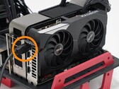 Procesory graficzne AMD i Nvidia pracujące obok siebie (Źródło obrazu: Quasar Zone)