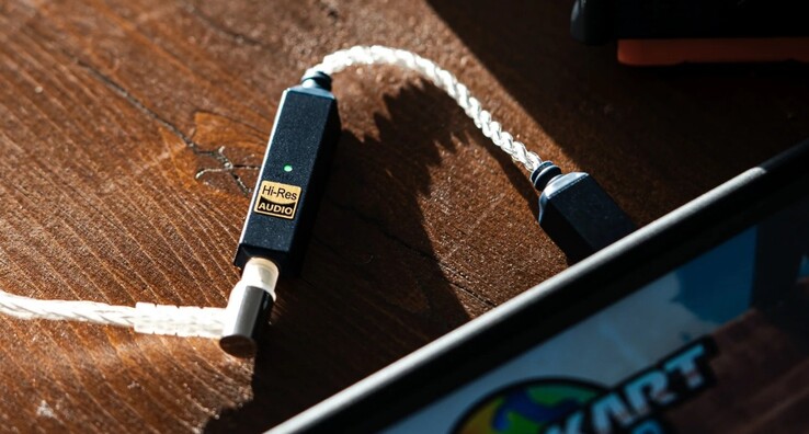 Przetwornik cyfrowo-analogowy iFi Audio Go Link 2 USB zapewnia bezstratny dźwięk dla entuzjastów muzyki o wysokiej rozdzielczości.